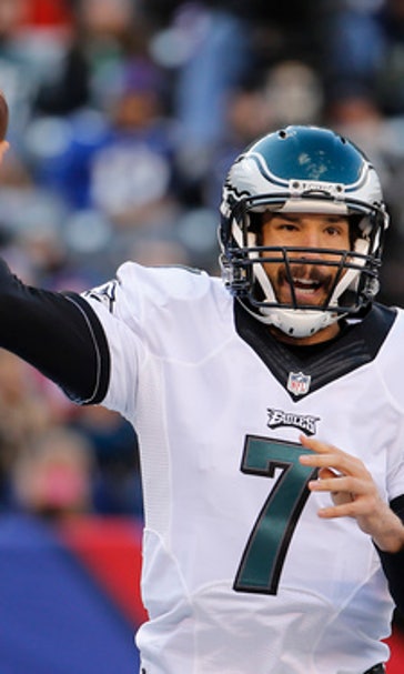 Bradford returns to Eagles, says he's committed to team